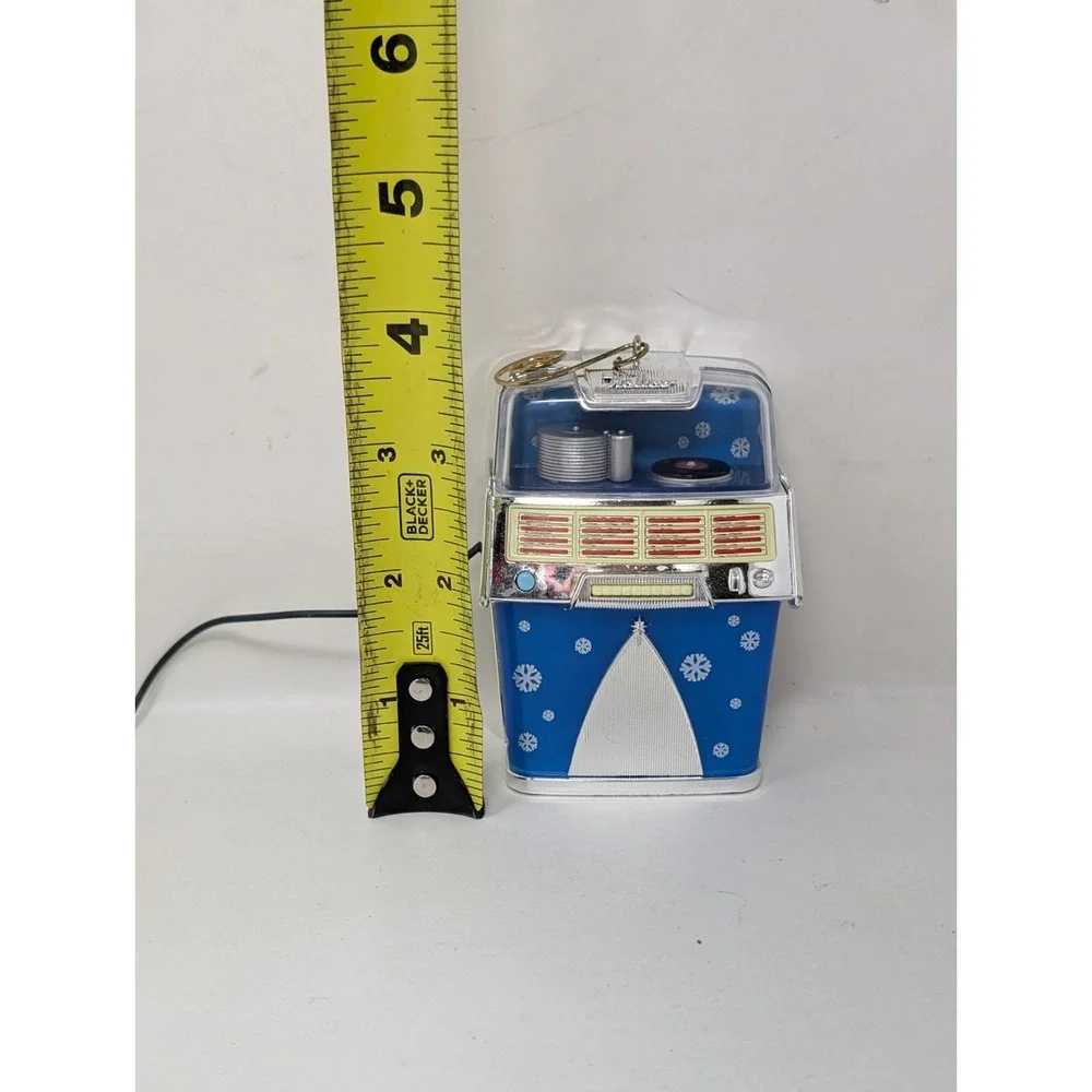 Hallmark‎ Keepsake Jolly Jukebox 2013 Christmas Ornament With Light & Sound Y2K